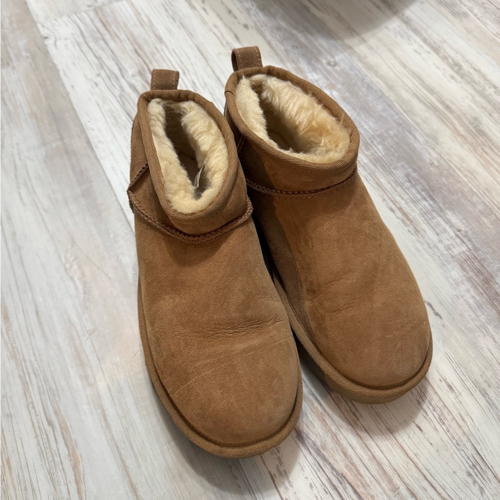Ugg classic mini boot